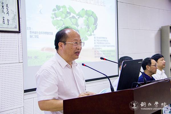 7beat365官网校长侯长林主持开幕式.jpg