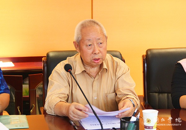4第一届关工委常务副主任、第二届关工委副主任谢元炳发言.jpg